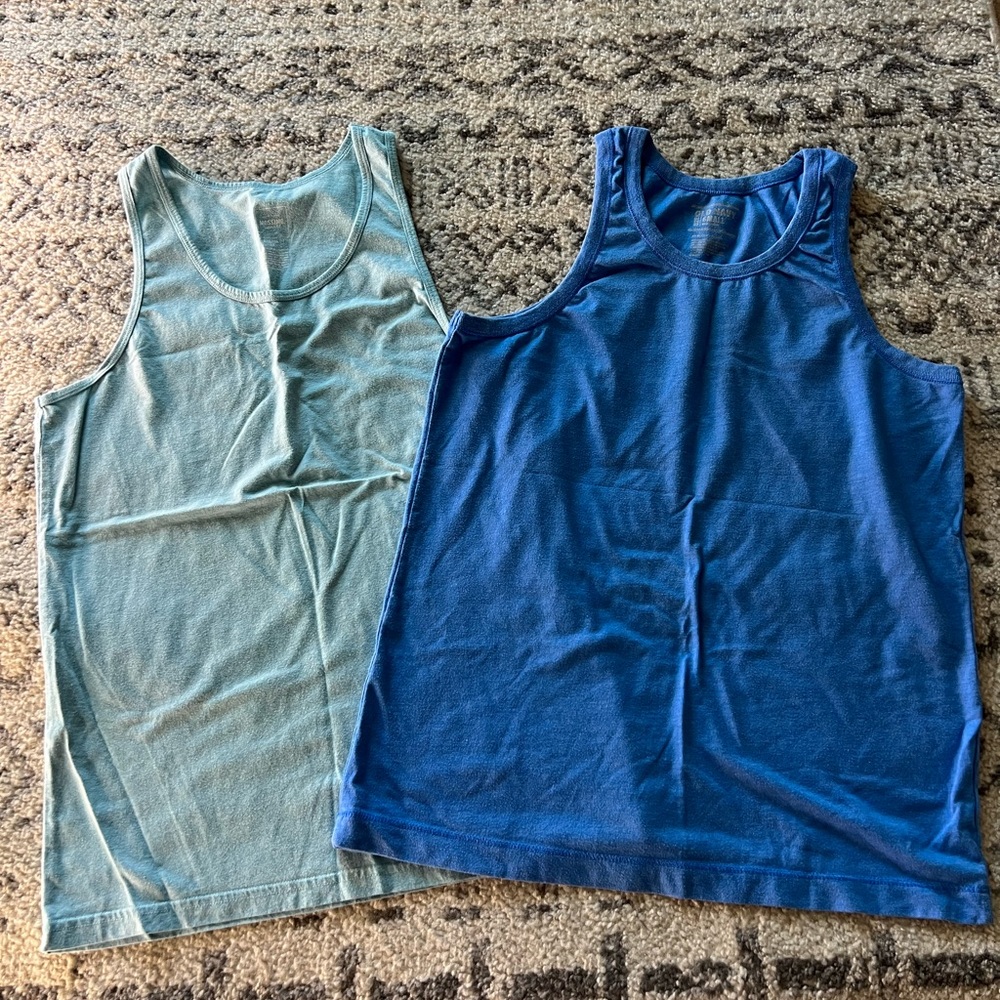 Two tanks men’s size small